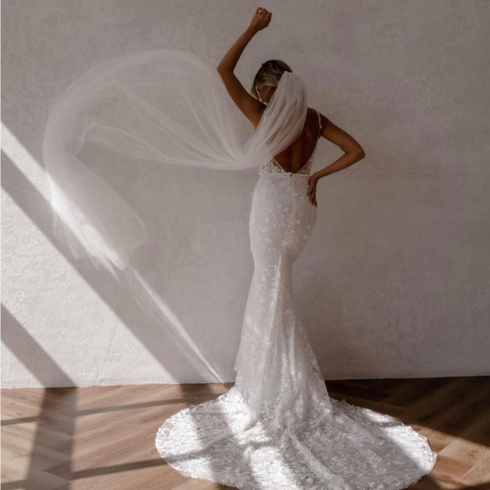 Made with Love Holly Veil (Worn once)
